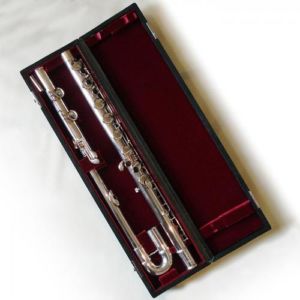 Altus AS-823 versilberte Bassflöte